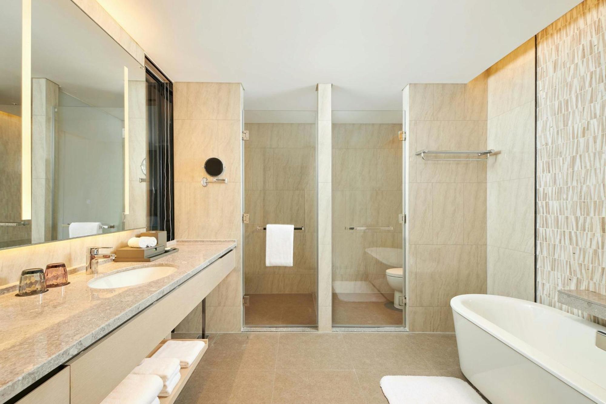 Courtyard By Marriott Changchun Bagian luar foto